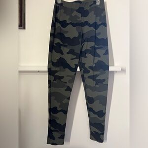 Burberry Men's Green Camouflage Cargo Pants